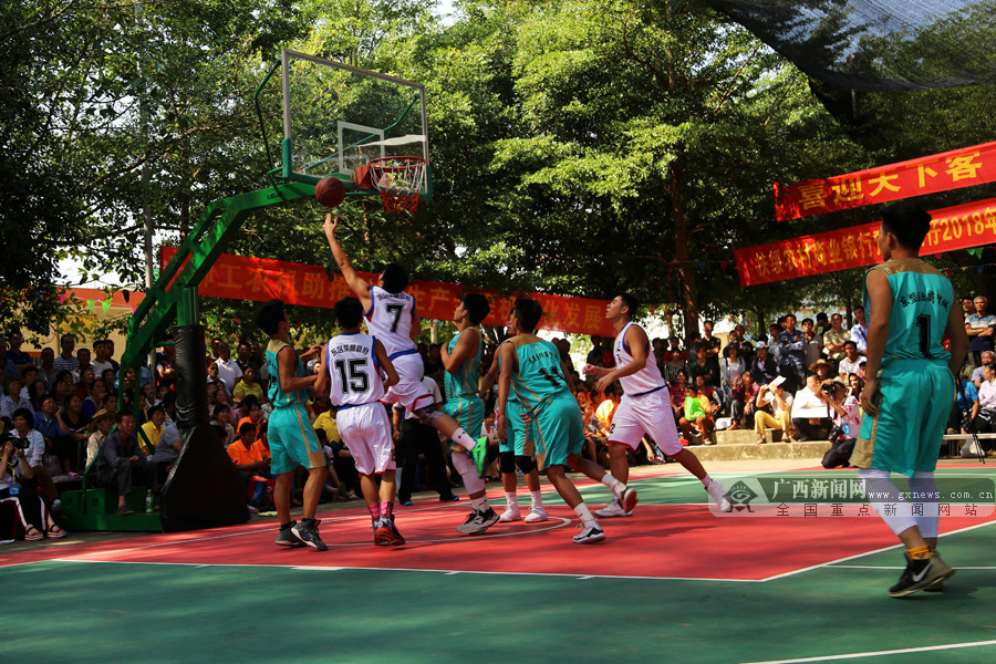 现得游刃有 现得游刃有