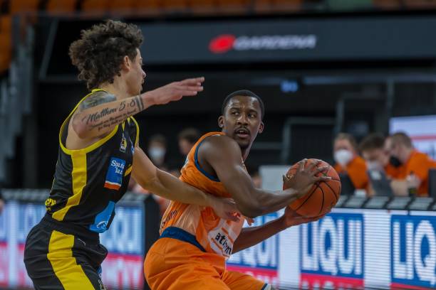 的表现让人 的表现让人