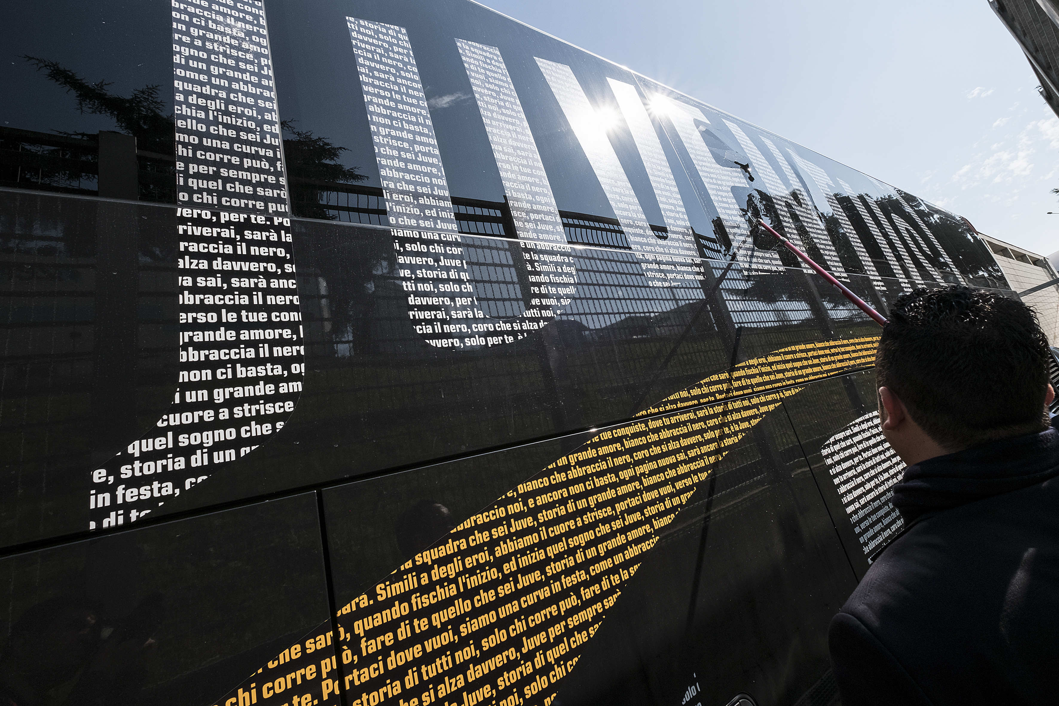 己在场上的 己在场上的